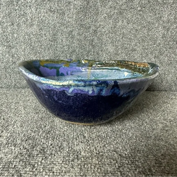 Vintage pottery bowl drip glaze cobalt purple angular centerpiece fruit 10x10x4 - Picture 5 of 10